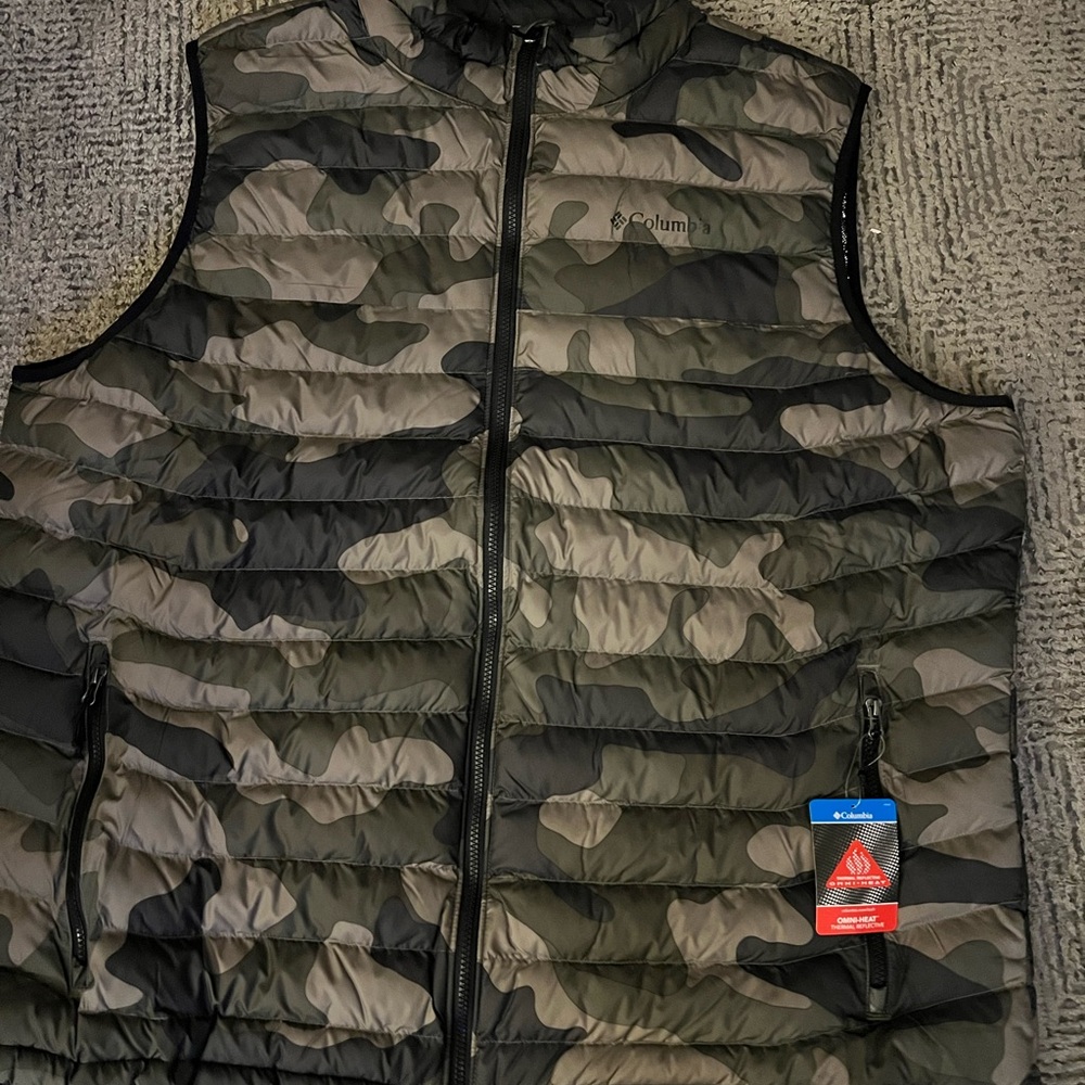Mens Big & Tall Columbia camo vest with reflective tech